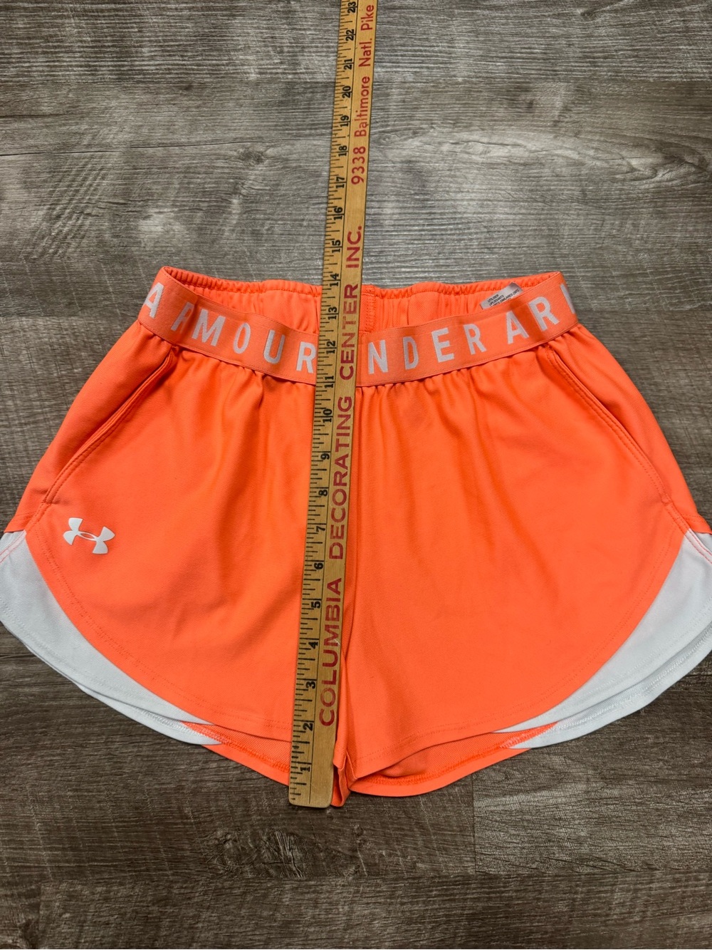 Under Armour Orange Shorts Size Medium - Picture 3 of 6